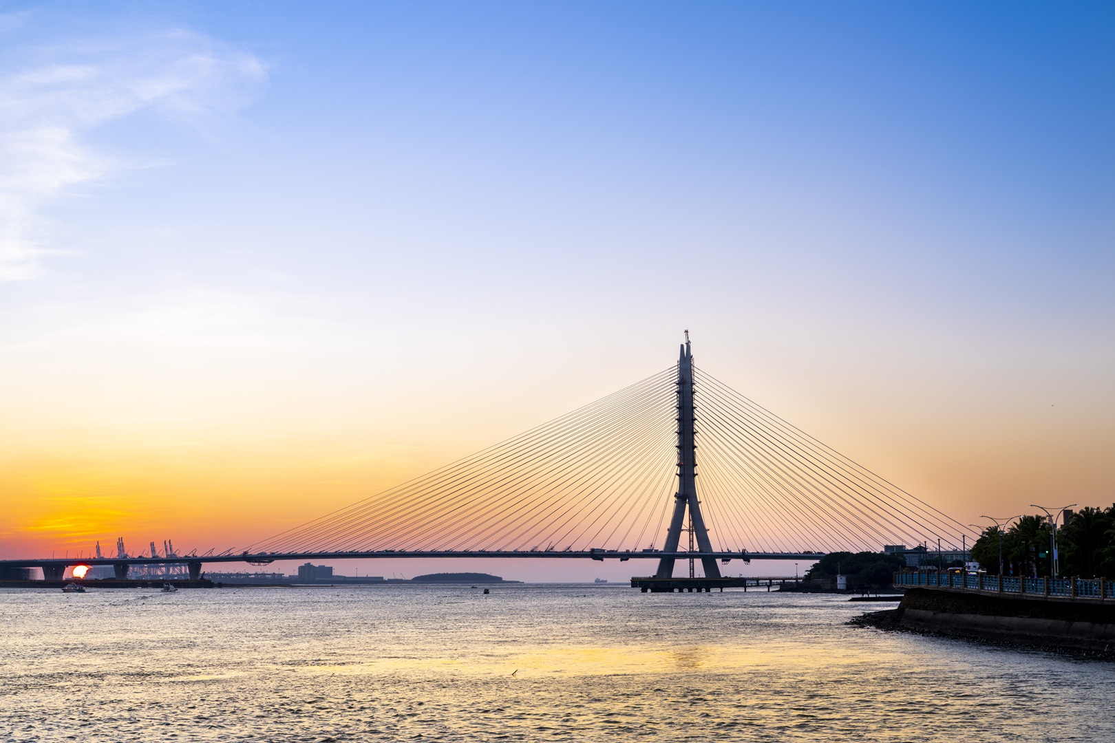 淡江大橋夕陽餘暉